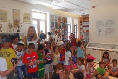 Μαθητές και εκπαιδευτές του Ziridis Summer Camp επισκέφτηκαν και ξεναγήθηκαν στο Μουσείο Μαραθωνίου Δρόμου