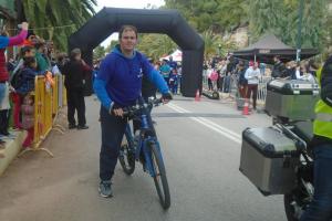 &Mu;&epsilon;&gamma;ά&lambda;&eta; &alpha;&nu;&tau;&alpha;&pi;ό&kappa;&rho;&iota;&sigma;&eta; &sigma;&tau;&omicron; &kappa;ά&lambda;&epsilon;&sigma;&mu;&alpha; &gamma;&iota;&alpha; &beta;&omicron;ή&theta;&epsilon;&iota;&alpha; &sigma;&tau;&omicron;&nu; &Alpha;&nu;&delta;&rho;έ&alpha; (&Epsilon;&theta;&epsilon;&lambda;&omicron;&nu;&tau;ή&sigmaf;)