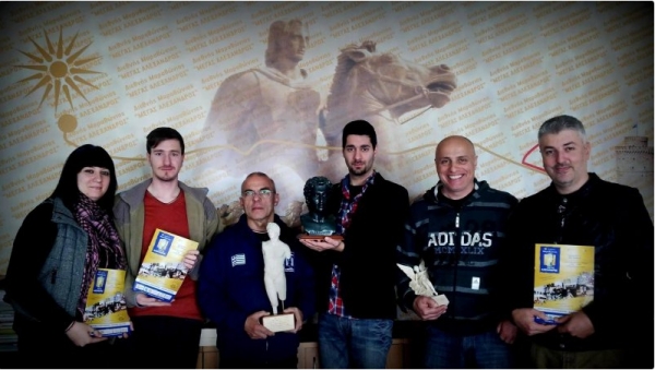 &Delta;&Epsilon;&Lambda;&Tau;&Iota;&Omicron; &Tau;&Upsilon;&Pi;&Omicron;&Upsilon; - &Upsilon;&pi;&epsilon;&gamma;&rho;ά&phi;&eta; &mu;ό&nu;&iota;&mu;&eta; &sigma;&upsilon;&nu;&epsilon;&rho;&gamma;&alpha;&sigma;ί&alpha; &mu;&epsilon;&tau;&alpha;&xi;ύ &Sigma;.&Omicron;.&Nu;.&Epsilon;. &kappa;&alpha;&iota; &Delta;&iota;&epsilon;&theta;&nu;&omicron;ύ&sigmaf; &Mu;&alpha;&rho;&alpha;&theta;&omega;&nu;ί&omicron;&upsilon; "&Mu;έ&gamma;&alpha;&sigmaf; &Alpha;&lambda;έ&xi;&alpha;&nu;&delta;&rho;&omicron;&sigmaf;"