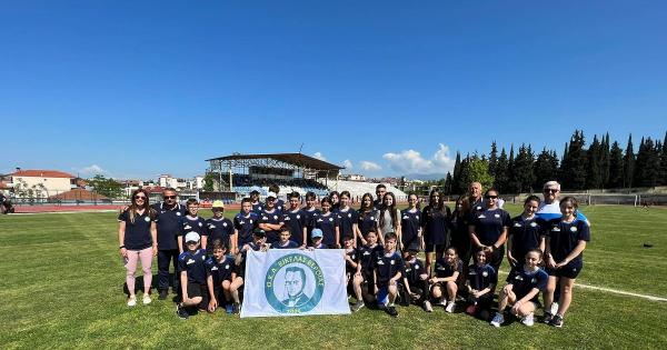 &Delta;ύ&omicron; &mu;&epsilon;&tau;ά&lambda;&lambda;&iota;&alpha; &omicron;&iota; &mu;&iota;&kappa;&rho;&omicron;ί &tau;&omicron;&upsilon; &Beta;&iota;&kappa;έ&lambda;&alpha; &sigma;&tau;&omicron; &alpha;&lambda;&tau;&iota;&kappa;ό &tau;&rho;ί&alpha;&theta;&lambda;&omicron; &sigma;&tau;&alpha; &Gamma;&iota;&alpha;&nu;&nu;&iota;&tau;&sigma;ά