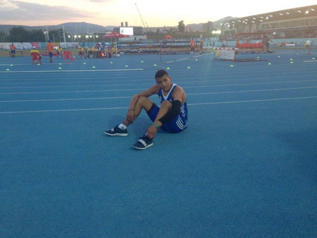 &Mu;&pi;ί&nu;&tau;&gamma;&kappa;&omicron;&zeta; 2016: &Mu;&epsilon;&tau;ά &tau;&omicron;&upsilon;&sigmaf; &Pi;&alpha;ί&delta;&epsilon;&sigmaf; &omicron; &Kappa;&alpha;&rho;&alpha;&lambda;ή&sigmaf; &psi;ά&chi;&nu;&epsilon;&iota; &tau;&eta; &delta;&iota;ά&kappa;&rho;&iota;&sigma;&eta; &kappa;&alpha;&iota; &sigma;&tau;&omicron;&upsilon;&sigmaf; &Epsilon;&phi;&eta;&beta;&omicron;&upsilon;&sigmaf;