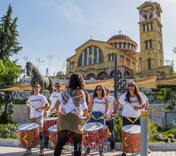 &Omicron;&iota; KARAKATU &delta;&iota;&alpha;&sigma;&kappa;έ&delta;&alpha;&sigma;&alpha;&nu; &delta;&rho;&omicron;&mu;&epsilon;ί&sigmaf; &kappa;&alpha;&iota; &pi;&epsilon;&rho;&alpha;&sigma;&tau;&iota;&kappa;&omicron;ύ&sigmaf;! (&Beta;&Iota;&Nu;&Tau;&Epsilon;&Omicron;)