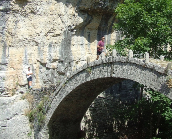 &Delta;&Epsilon;&Lambda;&Tau;&Iota;&Omicron; &Tau;&Upsilon;&Pi;&Omicron;&Upsilon; - &Sigma;&upsilon;&mu;&mu;&epsilon;&tau;&omicron;&chi;έ&sigmaf; &mu;&epsilon;&lambda;ώ&nu; &Sigma;.&Delta;.&Upsilon;. &Pi;ά&tau;&rho;&alpha;&sigmaf; | North Face Zagori Mountain Running 23 &amp; 24.07.2016