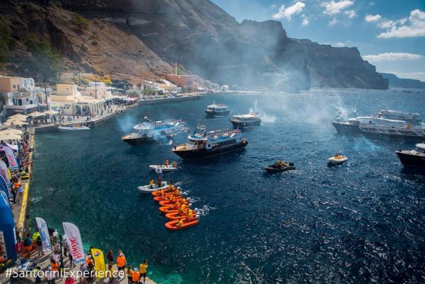&Delta;&Epsilon;&Lambda;&Tau;&Iota;&Omicron; &Tau;&Upsilon;&Pi;&Omicron;&Upsilon; - Santorini Experience: Έ&nu;&alpha; &epsilon;&lambda;&lambda;&eta;&nu;&iota;&kappa;ό brand &pi;&omicron;&upsilon; έ&gamma;&iota;&nu;&epsilon; &pi;&alpha;&gamma;&kappa;ό&sigma;&mu;&iota;&omicron;