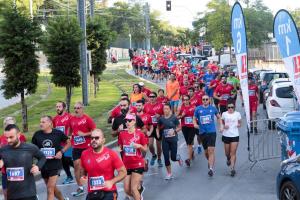 &Delta;&Epsilon;&Lambda;&Tau;&Iota;&Omicron; &Tau;&Upsilon;&Pi;&Omicron;&Upsilon; - T&eta;&nu; &Kappa;&upsilon;&rho;&iota;&alpha;&kappa;ή ό&lambda;&omicron;&iota; &tau;&rho;έ&chi;&omicron;&upsilon;&nu; &sigma;&tau;&eta; &Nu;έ&alpha; &Sigma;&mu;ύ&rho;&nu;&eta;