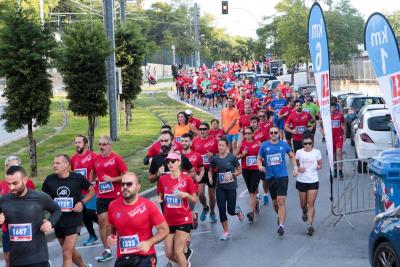 &Delta;&Epsilon;&Lambda;&Tau;&Iota;&Omicron; &Tau;&Upsilon;&Pi;&Omicron;&Upsilon; - T&eta;&nu; &Kappa;&upsilon;&rho;&iota;&alpha;&kappa;ή ό&lambda;&omicron;&iota; &tau;&rho;έ&chi;&omicron;&upsilon;&nu; &sigma;&tau;&eta; &Nu;έ&alpha; &Sigma;&mu;ύ&rho;&nu;&eta;