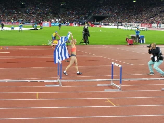 &Eta; &Kappa;&upsilon;&rho;&iota;&alpha;&kappa;&omicron;&pi;&omicron;ύ&lambda;&omicron;&upsilon; &tau;&omicron; &Sigma;ά&beta;&beta;&alpha;&tau;&omicron; &sigma;&tau;&omicron; &Mu;&omicron;&nu;&tau;&epsilon;&beta;ί&lambda;, &epsilon;&lambda;&lambda;&eta;&nu;&iota;&kappa;ό &epsilon;&nu;&delta;&iota;&alpha;&phi;έ&rho;&omicron;&nu; &kappa;&alpha;&iota; &sigma;&tau;&eta; &Beta;&iota;έ&nu;&nu;&eta;