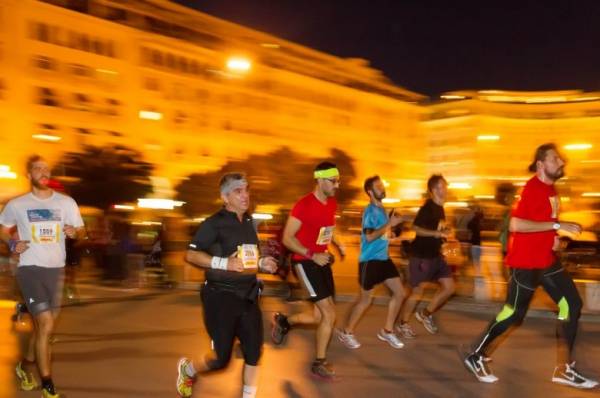 &Delta;&Epsilon;&Lambda;&Tau;&Iota;&Omicron; &Tau;&Upsilon;&Pi;&Omicron;&Upsilon; - 50 &phi;&omicron;&rho;&epsilon;ί&sigmaf; &kappa;&omicron;&iota;&nu;&omega;&nu;&iota;&kappa;ή&sigmaf; &pi;&rho;&omicron;&sigma;&phi;&omicron;&rho;ά&sigmaf; &laquo;&tau;&rho;έ&chi;&omicron;&upsilon;&nu;&raquo; &sigma;&tau;&omicron;&nu; 5&omicron; &Delta;&iota;&epsilon;&theta;&nu;ή &Nu;&upsilon;&chi;&tau;&epsilon;&rho;&iota;&nu;ό &Eta;&mu;&iota;&mu;&alpha;&rho;&alpha;&theta;ώ&nu;&iota;&omicron; &Theta;&epsilon;&sigma;&sigma;&alpha;&lambda;&omicron;&nu;ί&kappa;&eta;&sigmaf;