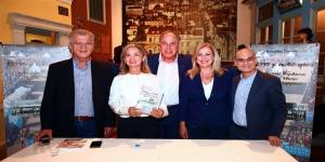 &laquo;42.195 &mu;. &sigma;&epsilon; 40 &chi;&rho;ό&nu;&iota;&alpha;&raquo;. &Tau;&omicron; &alpha;&pi;ό&lambda;&upsilon;&tau;&omicron; &beta;&iota;&beta;&lambda;ί&omicron; &gamma;&iota;&alpha; &tau;&omicron;&nu; &Mu;&alpha;&rho;&alpha;&theta;ώ&nu;&iota;&omicron; &tau;&eta;&sigmaf; &Alpha;&theta;ή&nu;&alpha;&sigmaf; &tau;&omicron;&upsilon; &Mu;&pi;ά&mu;&pi;&eta; &Zeta;&alpha;&nu;&nu;&iota;ά