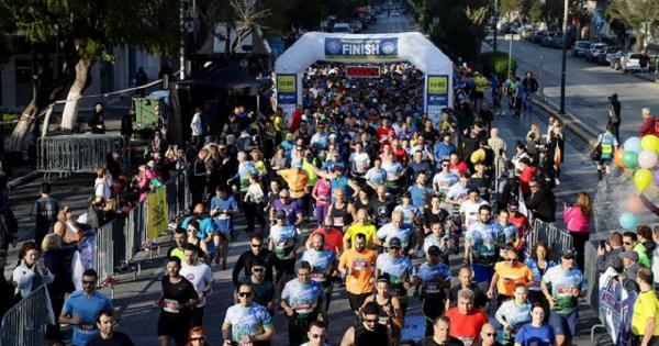 &Mu;&epsilon; &laquo;Ό&rho;&alpha;&mu;&alpha; &Epsilon;&lambda;&pi;ί&delta;&alpha;&sigmaf;&raquo; &kappa;&alpha;&iota; &laquo;&pi;&rho;ά&sigma;&iota;&nu;&epsilon;&sigmaf;&raquo; &delta;&rho;ά&sigma;&epsilon;&iota;&sigmaf;  &tau;&omicron; 10&omicron; &epsilon;&pi;&epsilon;&tau;&epsilon;&iota;&alpha;&kappa;ό Kallithea Run!