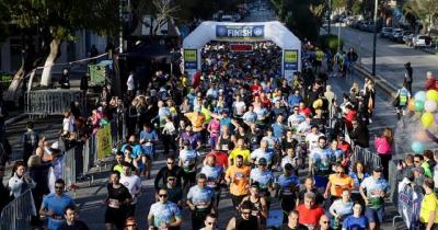 &Mu;&epsilon; &laquo;Ό&rho;&alpha;&mu;&alpha; &Epsilon;&lambda;&pi;ί&delta;&alpha;&sigmaf;&raquo; &kappa;&alpha;&iota; &laquo;&pi;&rho;ά&sigma;&iota;&nu;&epsilon;&sigmaf;&raquo; &delta;&rho;ά&sigma;&epsilon;&iota;&sigmaf;  &tau;&omicron; 10&omicron; &epsilon;&pi;&epsilon;&tau;&epsilon;&iota;&alpha;&kappa;ό Kallithea Run!