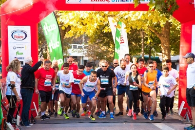 &Delta;&Epsilon;&Lambda;&Tau;&Iota;&Omicron; &Tau;&Upsilon;&Pi;&Omicron;&Upsilon; - &Beta;&Iota;&Kappa;&Omicron;&Sigma; STREET RELAYS:  &Eta; &Lambda;ά&rho;&iota;&sigma;&alpha; έ&delta;&omega;&sigma;&epsilon; &sigma;&kappa;&upsilon;&tau;ά&lambda;&eta; &sigma;&tau;&omicron; &mu;έ&lambda;&lambda;&omicron;&nu;!