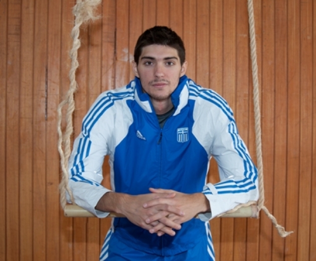 &Omicron; &Mu;ά&sigma;&tau;&omicron;&rho;&alpha;&sigmaf; &mu;&pi;&alpha;ί&nu;&epsilon;&iota; &chi;&epsilon;&iota;&rho;&omicron;&upsilon;&rho;&gamma;&epsilon;ί&omicron;