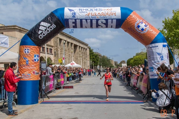 &Delta;&Epsilon;&Lambda;&Tau;&Iota;&Omicron; &Tau;&Upsilon;&Pi;&Omicron;&Upsilon; - &Omicron;&iota; O&lambda;&upsilon;&mu;&pi;&iota;&omicron;&nu;ί&kappa;&epsilon;&sigmaf; &tau;&rho;έ&chi;&omicron;&upsilon;&nu; &sigma;&tau;&omicron;&nu; &Mu;&alpha;&rho;&alpha;&theta;ώ&nu;&iota;&omicron; &tau;&eta;&sigmaf; &Rho;ό&delta;&omicron;&upsilon;