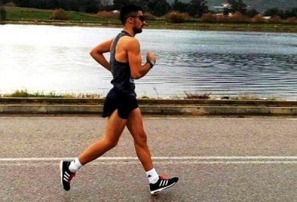 &Omicron;&iota; "6&omicron;&iota; &chi;&epsilon;&iota;&mu;&epsilon;&rho;&iota;&nu;&omicron;ί &alpha;&gamma;ώ&nu;&epsilon;&sigmaf; &beta;ά&delta;&eta;&nu;" &mu;&alpha;&zeta;ί &mu;&epsilon; &tau;&omicron; &Pi;&alpha;&nu;&epsilon;&lambda;&lambda;ή&nu;&iota;&omicron; &Pi;&rho;&omega;&tau;ά&theta;&lambda;&eta;&mu;&alpha; 50&chi;&lambda;&mu;. &beta;ά&delta;&eta;&nu; &Alpha;/&Gamma;