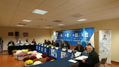 Έ&nu;&alpha;&rho;&xi;&eta; &gamma;&iota;&alpha; &tau;&omicron;&nu; 33&omicron; &Mu;&alpha;&rho;&alpha;&theta;ώ&nu;&iota;&omicron; &Alpha;&theta;ή&nu;&alpha;&sigmaf; &mu;&epsilon; &tau;&alpha; &epsilon;&gamma;&kappa;&alpha;ί&nu;&iota;&alpha; &tau;&eta;&sigmaf; έ&kappa;&theta;&epsilon;&sigma;&eta;&sigmaf; &kappa;&alpha;&iota; &tau;&eta; &sigma;&upsilon;&nu;έ&nu;&tau;&epsilon;&upsilon;&xi;&eta; &Tau;ύ&pi;&omicron;&upsilon;