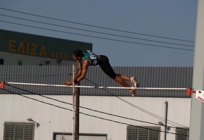&Epsilon;&nu;&alpha;&sigmaf; &pi;&iota;&tau;&sigma;&iota;&rho;&iota;&kappa;ά&sigmaf; &mu;&epsilon; &mu;&pi;ό&lambda;&iota;&kappa;&omicron; &mu;έ&lambda;&lambda;&omicron;&nu;!