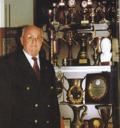 Έ&phi;&upsilon;&gamma;&epsilon; &omicron; &laquo;&theta;&rho;ύ&lambda;&omicron;&sigmaf;&raquo; &Tau;ά&kappa;&eta;&sigmaf; &Beta;&epsilon;&nu;&tau;ί&kappa;&omicron;&sigmaf;