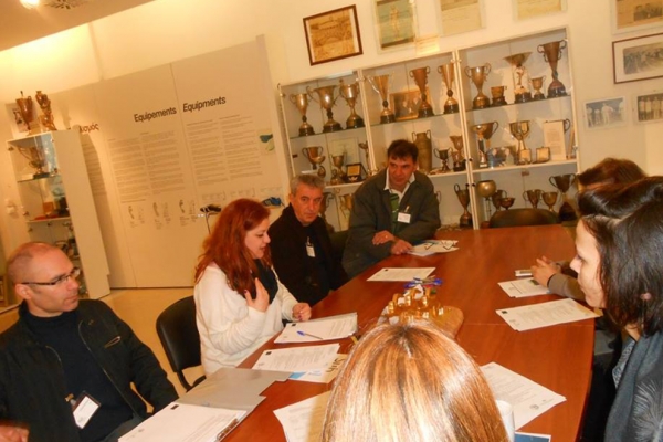 &Eta;&mu;&epsilon;&rho;ί&delta;&alpha; &mu;&epsilon; &theta;έ&mu;&alpha; "&Pi;&rho;&omicron;&kappa;&lambda;ή&sigma;&epsilon;&iota;&sigmaf; &sigma;&tau;&eta; &delta;&iota;&alpha;&chi;&epsilon;ί&rho;&iota;&sigma;&eta; &tau;&omega;&nu; &upsilon;&delta;&alpha;&tau;&iota;&kappa;ώ&nu; &pi;ό&rho;&omega;&nu; &sigma;&tau;&omicron; &Mu;&alpha;&rho;&alpha;&theta;ώ&nu;&alpha;" &sigma;&tau;&omicron; &Mu;&omicron;&upsilon;&sigma;&epsilon;ί&omicron; &Mu;&alpha;&rho;&alpha;&theta;&omega;&nu;ί&omicron;&upsilon; &Delta;&rho;ό&mu;&omicron;&upsilon;