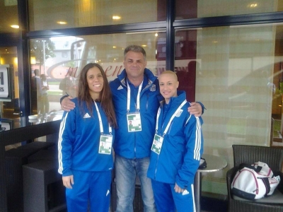 &Eta; &Theta;ά&lambda;&epsilon;&iota;&alpha; &Iota;&alpha;&kappa;&omega;&beta;ί&delta;&omicron;&upsilon;...&beta;&lambda;έ&pi;&epsilon;&iota; &epsilon;&pi;ί &kappa;&omicron;&nu;&tau;ώ!