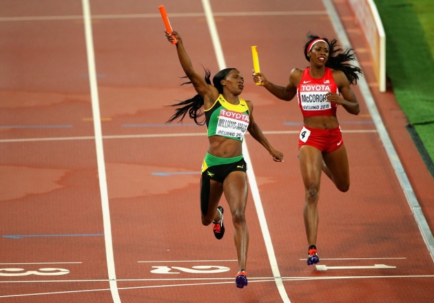 &Pi;&epsilon;&kappa;ί&nu;&omicron; 2015: &Phi;&iota;&nu;ά&lambda;&epsilon; &mu;&epsilon; &sigma;&upsilon;&nu;&alpha;&rho;&pi;&alpha;&sigma;&tau;&iota;&kappa;έ&sigmaf; &mu;ά&chi;&epsilon;&sigmaf;