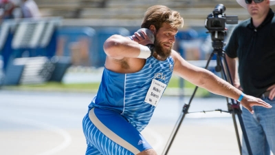 &Nu;έ&omicron; &alpha;&tau;&omicron;&mu;&iota;&kappa;ό &rho;&epsilon;&kappa;ό&rho; &gamma;&iota;&alpha; &tau;&omicron;&nu; &Nu;ί&kappa;&omicron; &Sigma;&kappa;&alpha;&rho;&beta;έ&lambda;&eta; &pi;&omicron;&upsilon; &pi;&lambda;&eta;&sigma;&iota;ά&zeta;&epsilon;&iota; &tau;&omicron;&nu; &mu;&epsilon;&gamma;ά&lambda;&omicron; &tau;&omicron;&upsilon; &sigma;&tau;ό&chi;&omicron;