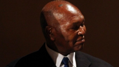 O &Kappa;έ&iota;&nu;&omicron; &pi;&rho;&omicron;&tau;&epsilon;ί&nu;&epsilon;&iota; &phi;&upsilon;&lambda;ά&kappa;&iota;&sigma;&eta; &sigma;&epsilon; ό&sigma;&omicron;&upsilon;&sigmaf; &epsilon;&mu;&pi;&lambda;έ&kappa;&omicron;&nu;&tau;&alpha;&iota; &mu;&epsilon; &nu;&tau;ό&pi;&iota;&nu;&gamma;&kappa;