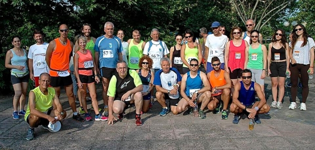 &Delta;&Epsilon;&Lambda;&Tau;&Iota;&Omicron; &Tau;&Upsilon;&Pi;&Omicron;&Upsilon; - &Sigma;&upsilon;&mu;&mu;&epsilon;&tau;&omicron;&chi;ή &Sigma;&Delta;&Upsilon; &Pi;&epsilon;&iota;&rho;&alpha;&iota;ά &sigma;&tau;&omicron;&nu; 9&omicron; &Alpha;&gamma;ώ&nu;&alpha; &Delta;&rho;ό&mu;&omicron;&upsilon; &Delta;&omicron;&lambda;&omicron;&pi;ώ&nu;
