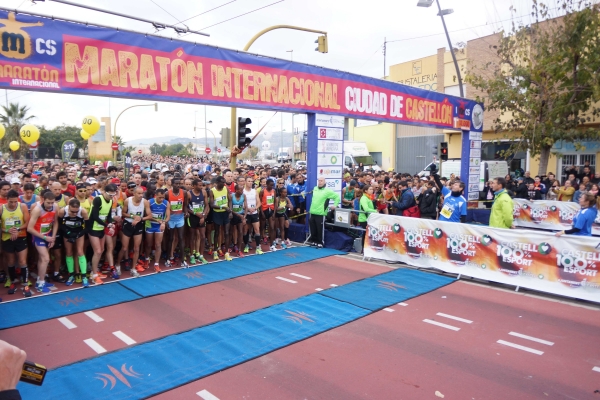 &Delta;ύ&omicron; &delta;&rho;&omicron;&mu;&epsilon;ί&sigmaf; &pi;έ&theta;&alpha;&nu;&alpha;&nu; &sigma;&epsilon; &mu;&alpha;&rho;&alpha;&theta;ώ&nu;&iota;&omicron; &sigma;&tau;&eta;&nu; &alpha;&nu;&alpha;&tau;&omicron;&lambda;&iota;&kappa;ή &Iota;&sigma;&pi;&alpha;&nu;ί&alpha;