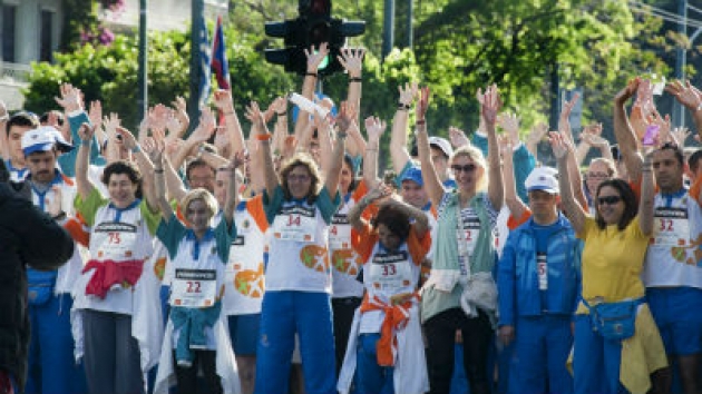 &Tau;&alpha; &pi;&alpha;&iota;&delta;&iota;ά &kappa;&alpha;&iota; &tau;&alpha; Special Olympics &gamma;&iota;&gamma;&alpha;&nu;&tau;ώ&nu;&omicron;&upsilon;&nu; &tau;&omicron;&nu; "&Alpha;&upsilon;&theta;&epsilon;&nu;&tau;&iota;&kappa;ό &Mu;&alpha;&rho;&alpha;&theta;ώ&nu;&iota;&omicron; &tau;&eta;&sigmaf; &Alpha;&theta;ή&nu;&alpha;&sigmaf;"