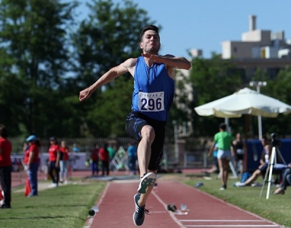 &Omicron;&iota; &omicron;&mu;ά&delta;&epsilon;&sigmaf; &gamma;&iota;&alpha; &Gamma;&kappa;&rho;&omicron;&sigma;έ&tau;&omicron; &kappa;&alpha;&iota; &Gamma;&kappa;&iota;&omicron;&rho;