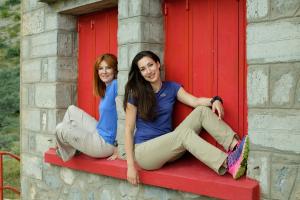 &Delta;&Epsilon;&Lambda;&Tau;&Iota;&Omicron; &Tau;&Upsilon;&Pi;&Omicron;&Upsilon; - A Woman Can Be: &Kappa;&alpha;&iota; &tau;ώ&rho;&alpha;&hellip; &Omega;&kappa;&epsilon;&alpha;&nu;ί&alpha;!