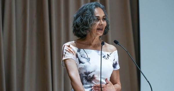 &Omicron; &Mu;&alpha;&rho;&alpha;&theta;ώ&nu;&iota;&omicron;&sigmaf; &Alpha;&theta;ή&nu;&alpha;&sigmaf; &pi;&rho;&omicron;&beta;ά&lambda;&epsilon;&iota; &tau;&eta; &chi;ώ&rho;&alpha; &pi;&alpha;&gamma;&kappa;&omicron;&sigma;&mu;ί&omega;&sigmaf; (vid)