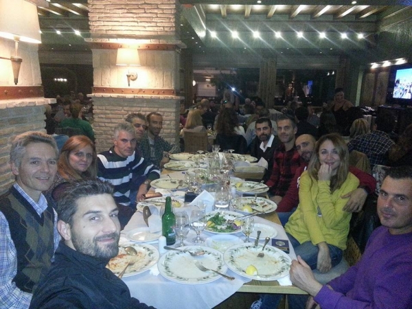 &Delta;&Epsilon;&Lambda;&Tau;&Iota;&Omicron; &Tau;&Upsilon;&Pi;&Omicron;&Upsilon; - O &Sigma;&Delta;&Upsilon; &Mu;&Epsilon;&Sigma;&Sigma;&Eta;&Nu;&Iota;&Alpha;&Sigma; &gamma;&iota;ό&rho;&tau;&alpha;&sigma;&epsilon; &tau;&eta;&nu; &sigma;&upsilon;&mu;&mu;&epsilon;&tau;&omicron;&chi;ή &tau;&omicron;&upsilon; &sigma;&tau;&omicron;&nu; 33&deg; &Alpha;&upsilon;&theta;&epsilon;&nu;&tau;&iota;&kappa;ό &Mu;&alpha;&rho;&alpha;&theta;ώ&nu;&iota;&omicron;