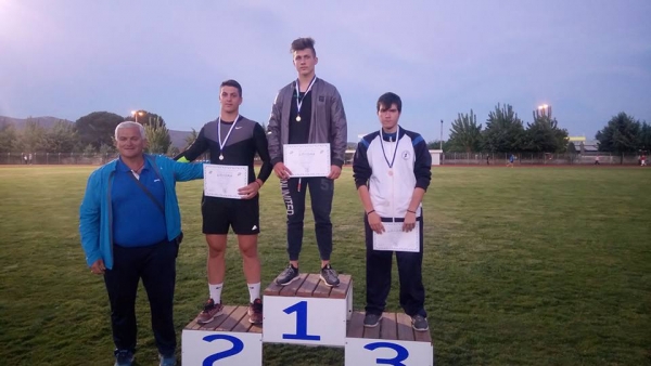 &Sigma;&epsilon;&mu;&nu;ό&sigmaf;, &mu;&epsilon; &tau;&alpha;&lambda;έ&nu;&tau;&omicron; &kappa;&alpha;&iota; &delta;&iota;ά&theta;&epsilon;&sigma;&eta; &gamma;&iota;&alpha; &delta;&omicron;&upsilon;&lambda;&epsilon;&iota;ά