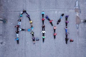 &Delta;&Epsilon;&Lambda;&Tau;&Iota;&Omicron; &Tau;&Upsilon;&Pi;&Omicron;&Upsilon; - &Gamma;&nu;ώ&rho;&iota;&sigma;&epsilon; &tau;&omicron;&upsilon;&sigmaf; Active Monkeys. &Tau;&eta;&nu; &nu;έ&alpha; &alpha;&theta;&lambda;&eta;&tau;&iota;&kappa;ή &pi;&alpha;&rho;έ&alpha;, &pi;&omicron;&upsilon; "&xi;&upsilon;&pi;&nu;ά&epsilon;&iota;" &tau;&omicron;&nu; &kappa;ό&sigma;&mu;&omicron; &sigma;&tau;&omicron; &kappa;έ&nu;&tau;&rho;&omicron; &tau;&eta;&sigmaf; &Alpha;&theta;ή&nu;&alpha;&sigmaf;.