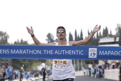 2&omega;14:44, &rho;&epsilon;&kappa;ό&rho; - ό&nu;&epsilon;&iota;&rho;&omicron; &omicron; &Gamma;&kappa;&epsilon;&lambda;&alpha;&omicron;ύ&zeta;&omicron;&sigmaf; &sigma;&tau;&eta; &Beta;&alpha;&lambda;έ&nu;&theta;&iota;&alpha;!