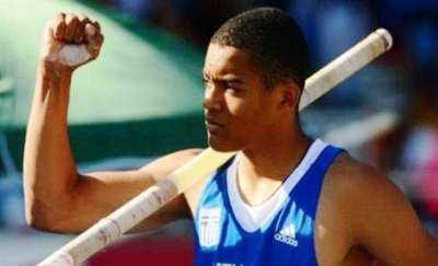 1&omicron; &Epsilon;&upsilon;&rho;&omega;&pi;&alpha;ϊ&kappa;ό &Pi;/&Kappa;. &laquo;&Mu;&iota;&kappa;&rho;&omicron;ί&raquo; &mu;&epsilon; &pi;ά&theta;&omicron;&sigmaf; &gamma;&iota;&alpha; &delta;&iota;&alpha;&kappa;&rho;ί&sigma;&epsilon;&iota;&sigmaf;