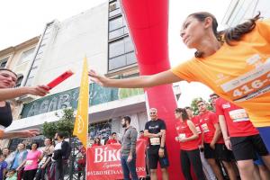 &Delta;&Epsilon;&Lambda;&Tau;&Iota;&Omicron; &Tau;&Upsilon;&Pi;&Omicron;&Upsilon; - &Eta; &Lambda;ά&rho;&iota;&sigma;&alpha; &pi;&lambda;&eta;&mu;&mu;ύ&rho;&iota;&sigma;&epsilon; &mu;&epsilon; &delta;&rho;&omicron;&mu;&epsilon;ί&sigmaf; &kappa;&alpha;&iota; &theta;&epsilon;&alpha;&tau;έ&sigmaf; &gamma;&iota;&alpha; &tau;&alpha; Bί&kappa;&omicron;&sigmaf; Street Relays!