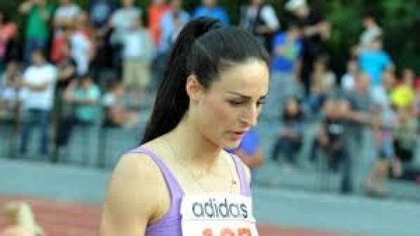 &Sigma;&tau;&alpha; 6,29 &mu;. &eta; &Alpha;&lambda;&epsilon;&xi;&omicron;ύ&lambda;&eta; &sigma;&tau;&eta; &Lambda;&iota;έ&gamma;&eta;