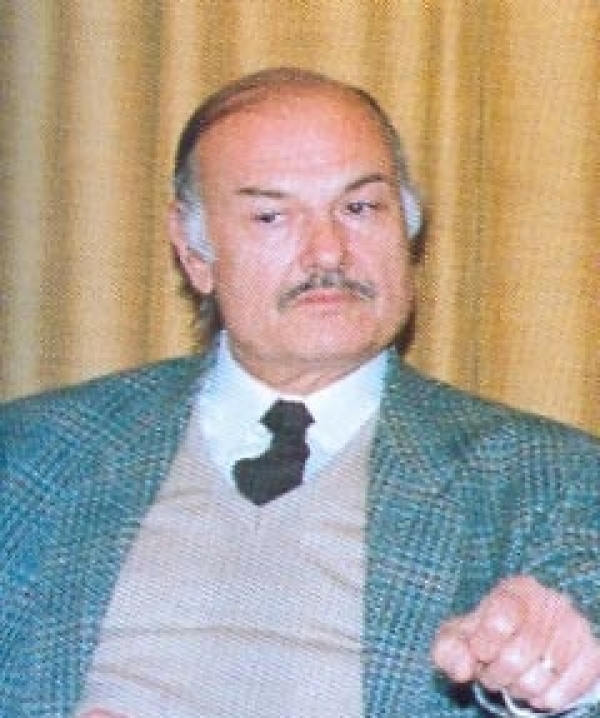 &laquo;&Epsilon;&phi;&upsilon;&gamma;&epsilon;&raquo; &omicron; &Gamma;&iota;ώ&rho;&gamma;&omicron;&sigmaf; &Tau;&sigma;&alpha;&kappa;&alpha;&nu;ί&kappa;&alpha;&sigmaf;