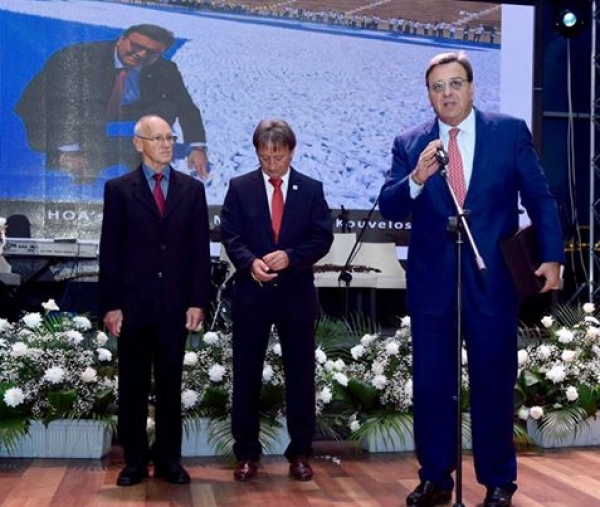 &Delta;&Epsilon;&Lambda;&Tau;&Iota;&Omicron; &Tau;&Upsilon;&Pi;&Omicron;&Upsilon; - &Omicron; &Pi;&rho;ό&epsilon;&delta;&rho;&omicron;&sigmaf; &tau;&eta;&sigmaf; &Epsilon;&Theta;&Nu;.&Omicron;.&Alpha;. &kappa;.&Iota;&sigma;ί&delta;&omega;&rho;&omicron;&sigmaf; &Kappa;&omicron;ύ&beta;&epsilon;&lambda;&omicron;&sigmaf; &pi;&alpha;&rho;έ&lambda;&alpha;&beta;&epsilon; &tau;&eta; &delta;&iota;&epsilon;&theta;&nu;ή &delta;&iota;ά&kappa;&rho;&iota;&sigma;&eta;: &laquo;2015 Fair Play Plaque of Merit &amp; Diploma&raquo;, &gamma;&iota;&alpha; &tau;&omicron; έ&rho;&gamma;&omicron; &tau;&eta;&sigmaf; &Alpha;&kappa;&alpha;&delta;&eta;&mu;ί&alpha;&sigmaf;