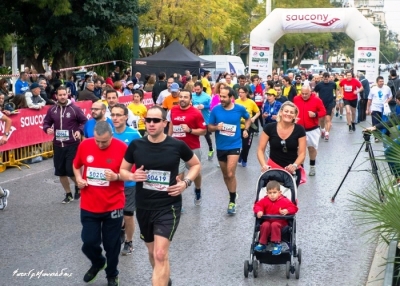 &Tau;&rho;έ&chi;&omicron;&upsilon;&mu;&epsilon; &sigma;&tau;&eta;&nu; &Kappa;&alpha;&lambda;&lambda;&iota;&theta;έ&alpha; &sigma;&tau;&iota;&sigmaf; 17 &Alpha;&pi;&rho;&iota;&lambda;ί&omicron;&upsilon;