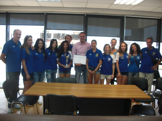 &Delta;&Epsilon;&Lambda;&Tau;&Iota;&Omicron; &Tau;&Upsilon;&Pi;&Omicron;&Upsilon; - &Sigma;&tau;&omicron; &delta;&eta;&mu;&alpha;&rho;&chi;&epsilon;ί&omicron; &Gamma;&lambda;&upsilon;&phi;ά&delta;&alpha;&sigmaf; &beta;&rho;έ&theta;&eta;&kappa;&epsilon; &eta; &pi;&rho;&omega;&tau;&alpha;&theta;&lambda;ή&tau;&rho;&iota;&alpha; &omicron;&mu;ά&delta;&alpha; &tau;&omega;&nu; &gamma;&upsilon;&nu;&alpha;&iota;&kappa;ώ&nu; &tau;&omicron;&upsilon; &Gamma;.&Sigma;. &Gamma;&lambda;&upsilon;&phi;ά&delta;&alpha;&sigmaf;