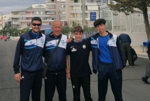 &Sigma;&tau;&omicron; &Xi;&upsilon;&lambda;ό&kappa;&alpha;&sigma;&tau;&rho;&omicron; &tau;&omicron; &Pi;&alpha;&nu;&epsilon;&lambda;&lambda;ή&nu;&iota;&omicron; 10&chi;&lambda;&mu; &Beta;ά&delta;&eta;&nu; &Alpha;&nu;&delta;&rho;ώ&nu; - &Gamma;&upsilon;&nu;&alpha;&iota;&kappa;ώ&nu; &kappa;&alpha;&iota; &eta; &Eta;&mu;&epsilon;&rho;ί&delta;&alpha; &Alpha;&nu;&alpha;&pi;&tau;&upsilon;&xi;&iota;&alpha;&kappa;ώ&nu; &Eta;&lambda;&iota;&kappa;&iota;ώ&nu;