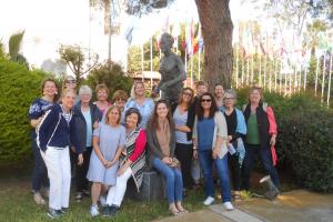 &Tau;&omicron; &Mu;&omicron;&upsilon;&sigma;&epsilon;ί&omicron; &Mu;&alpha;&rho;&alpha;&theta;&omega;&nu;ί&omicron;&upsilon; &Delta;&rho;ό&mu;&omicron;&upsilon; &epsilon;&pi;&iota;&sigma;&kappa;έ&phi;&tau;&eta;&kappa;&alpha;&nu; &phi;ί&lambda;&omicron;&iota; &alpha;&pi;ό &tau;&eta;&nu; "&alpha;&delta;&epsilon;&lambda;&phi;ή" &pi;ό&lambda;&eta; Hopkinton &tau;&eta;&sigmaf; &Mu;&alpha;&sigma;&alpha;&chi;&omicron;&upsilon;&sigma;έ&tau;&eta;&sigmaf;