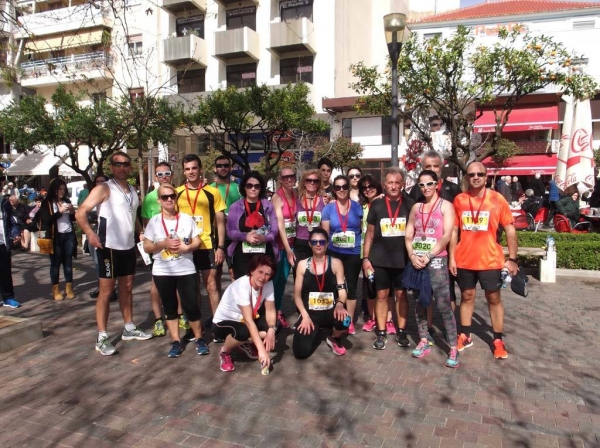 &Delta;&Epsilon;&Lambda;&Tau;&Iota;&Omicron; &Tau;&Upsilon;&Pi;&Omicron;&Upsilon; - &Mu;&epsilon;&gamma;ά&lambda;&eta; &sigma;&upsilon;&mu;&mu;&epsilon;&tau;&omicron;&chi;ή &tau;&omicron;&upsilon; &Phi;ί&lambda;&alpha;&nu;&delta;&rho;&omicron;&upsilon; &kappa;&alpha;&iota; &tau;&eta;&sigmaf; &Lambda;&epsilon;&upsilon;&kappa;ά&delta;&alpha;&sigmaf; &sigma;&tau;&omicron;&nu; 9&omicron; &Eta;&mu;&iota;&mu;&alpha;&rho;&alpha;&theta;ώ&nu;&iota;&omicron; "&Mu;&iota;&chi;ά&lambda;&eta;&sigmaf; &Kappa;&omicron;ύ&sigma;&eta;&sigmaf;" &sigma;&tau;&omicron; &Alpha;&gamma;&rho;ί&nu;&iota;&omicron;