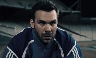 &Sigma;&tau;&alpha; &gamma;&alpha;&lambda;&alpha;&nu;ό&lambda;&epsilon;&upsilon;&kappa;&alpha; &xi;&alpha;&nu;ά &omicron; &Gamma;&iota;ώ&rho;&gamma;&omicron;&sigmaf; &Sigma;&alpha;&mu;&pi;ά&nu;&eta;&sigmaf; &gamma;&iota;&alpha; &tau;&iota;&sigmaf; &alpha;&nu;ά&gamma;&kappa;&epsilon;&sigmaf; &tau;&omicron;&upsilon; &nu;έ&omicron;&upsilon; Video clip