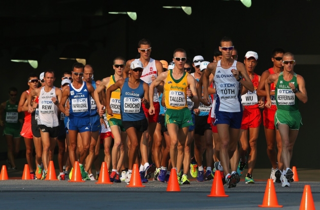 &Pi;&epsilon;&kappa;ί&nu;&omicron; 2015: &Omicron; &Pi;&alpha;&pi;&alpha;&mu;&iota;&chi;&alpha;ή&lambda; έ&delta;&omega;&sigma;&epsilon; &tau;&eta; &mu;ά&chi;&eta; &tau;&omicron;&upsilon;