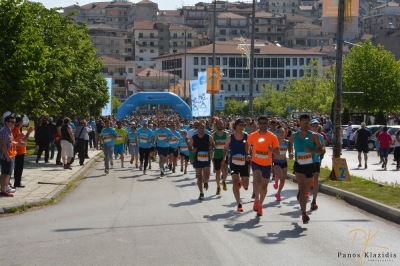 Run Greece. &Pi;&alpha;&nu;έ&tau;&omicron;&iota;&mu;&eta; &eta; &Kappa;&alpha;&sigma;&tau;&omicron;&rho;&iota;ά &upsilon;&pi;&omicron;&delta;έ&chi;&epsilon;&tau;&alpha;&iota; &tau;&omicron;&upsilon;&sigmaf; &chi;&iota;&lambda;&iota;ά&delta;&epsilon;&sigmaf; &delta;&rho;&omicron;&mu;&epsilon;ί&sigmaf;